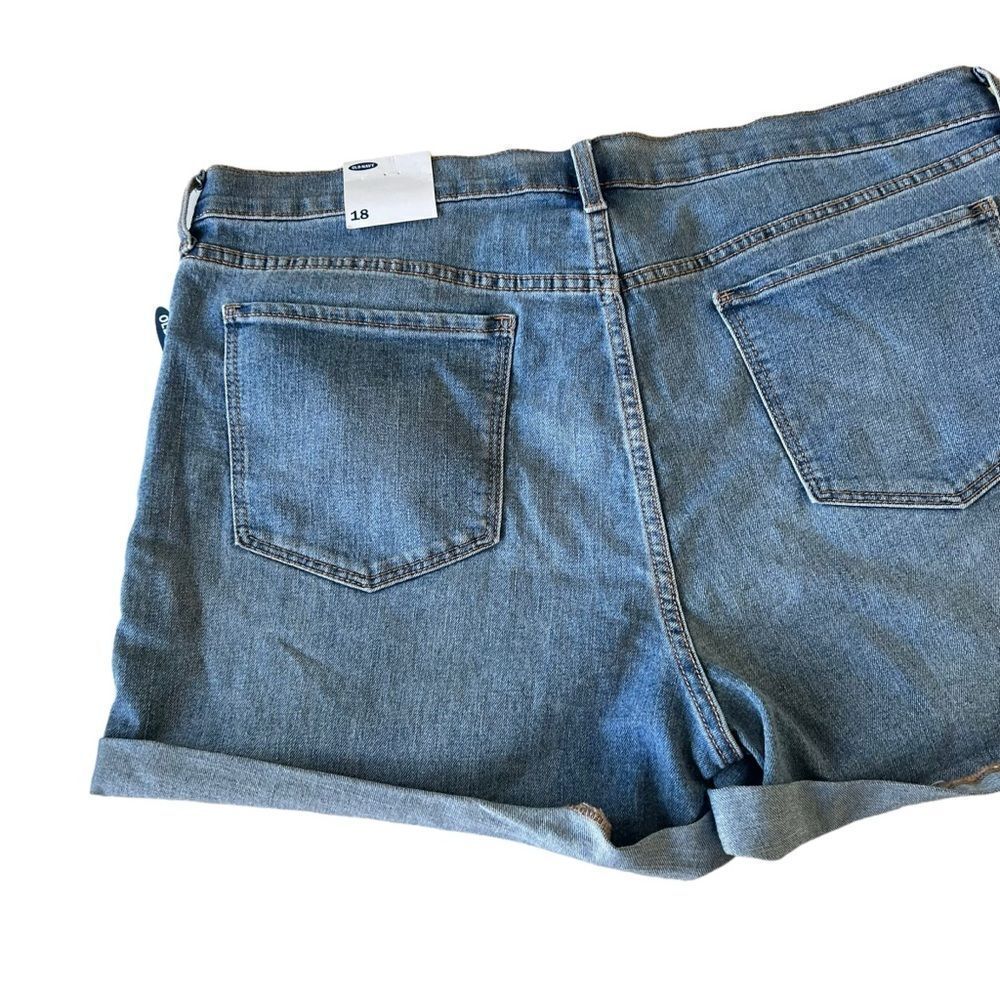 Old Navy Cuffed Denim Shorts - Picture 5 of 7